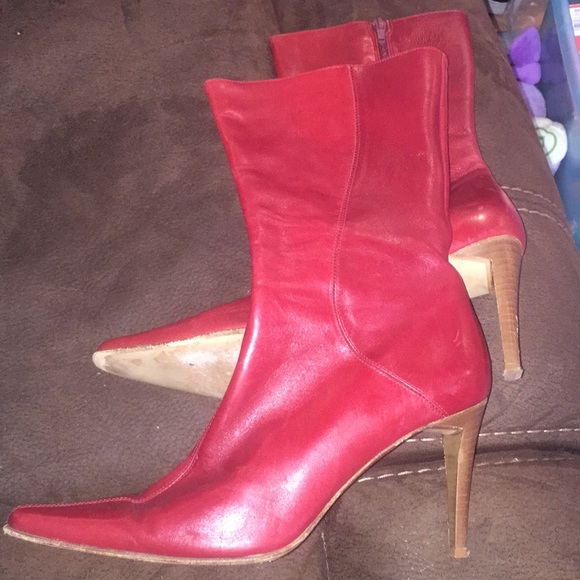 Red heeled boots - Picture 2 of 2